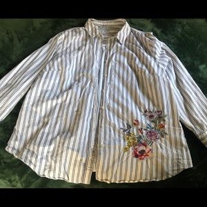 Ava and Viv button top with flower decal